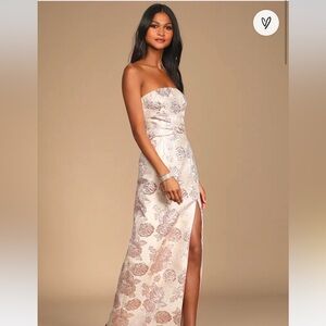 Redefine Regal Pale Pink Floral Jacquard Strapless Maxi Dress